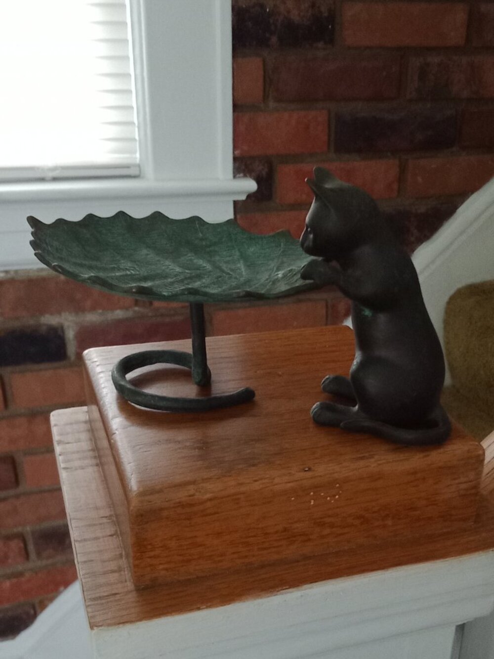 Kitty Bronze Statue